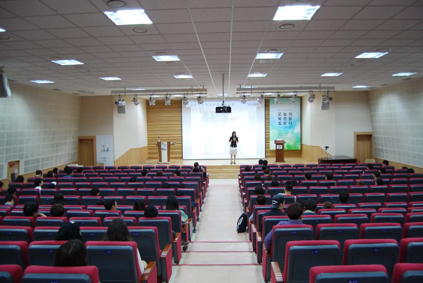 6.15공동위 해외측 인사 재미동포 신은미 선생 한신대학교 초청강연회 '내가 본 북한은' 사진